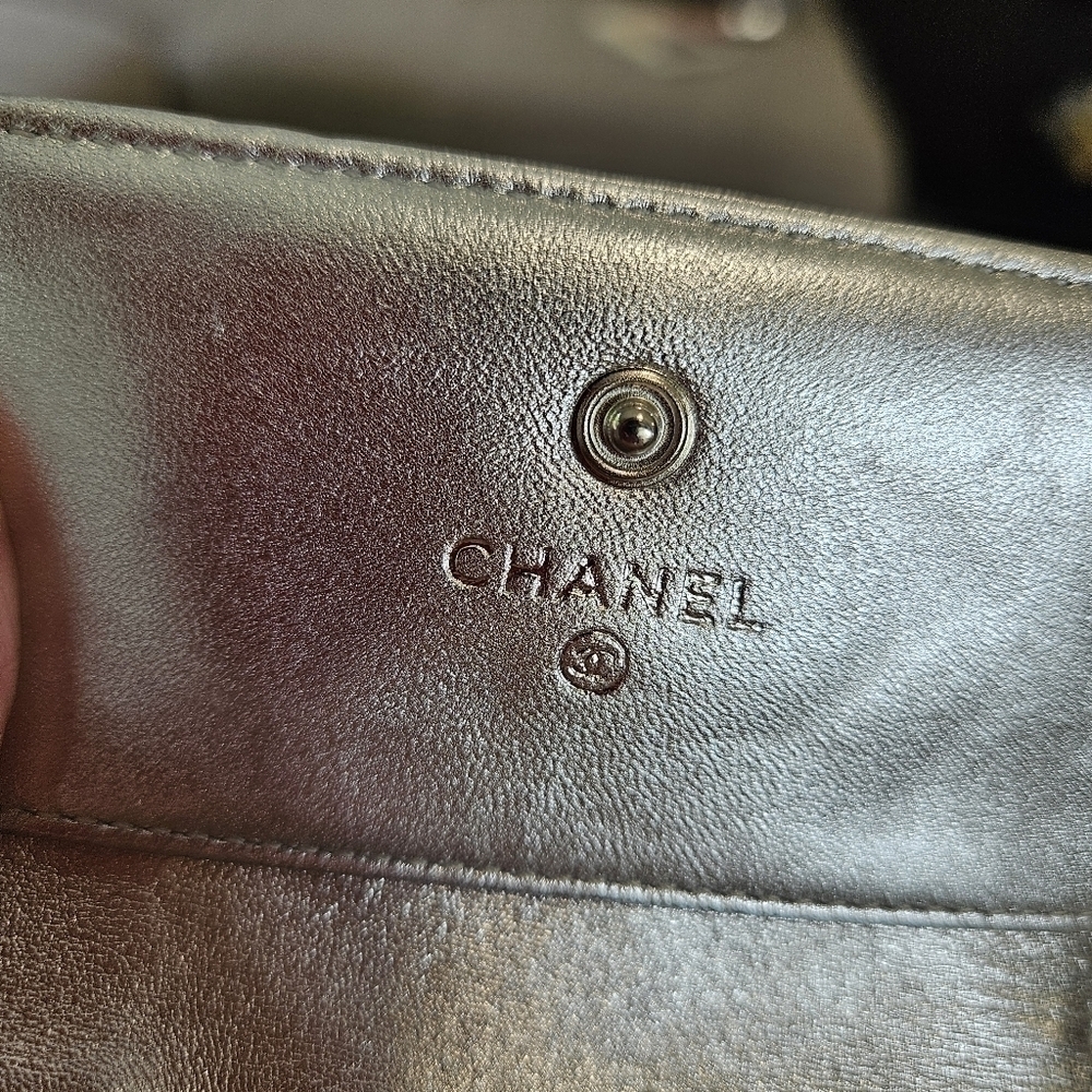 Chanel Vintage precious symbols Compact Silver Quilted Wallet - Picture 12 of 16